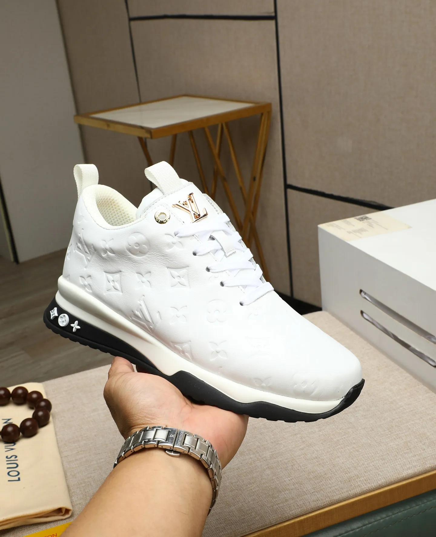 Men's shoes 💰520 📛📛【LOUIS VUITTON】Louis Vuitton official website synchronized new products 👟Milan fashion catwalk style 🇰🇾🇰🇾LV family logo, celebrity style, a must-have for fashionistas ⚠️First-layer calfskin ➕Mesh lining ➕Official website original version special outsole 👞Number 39-44 (38 45 46 customized)